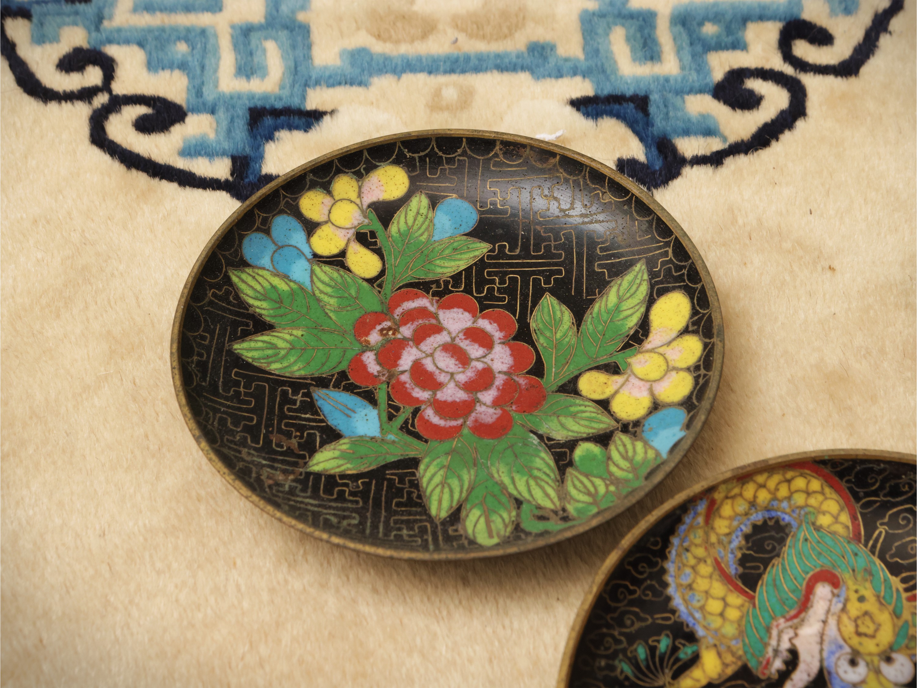 Sei piattini in smalto cloisonné, Cina, sec. XX