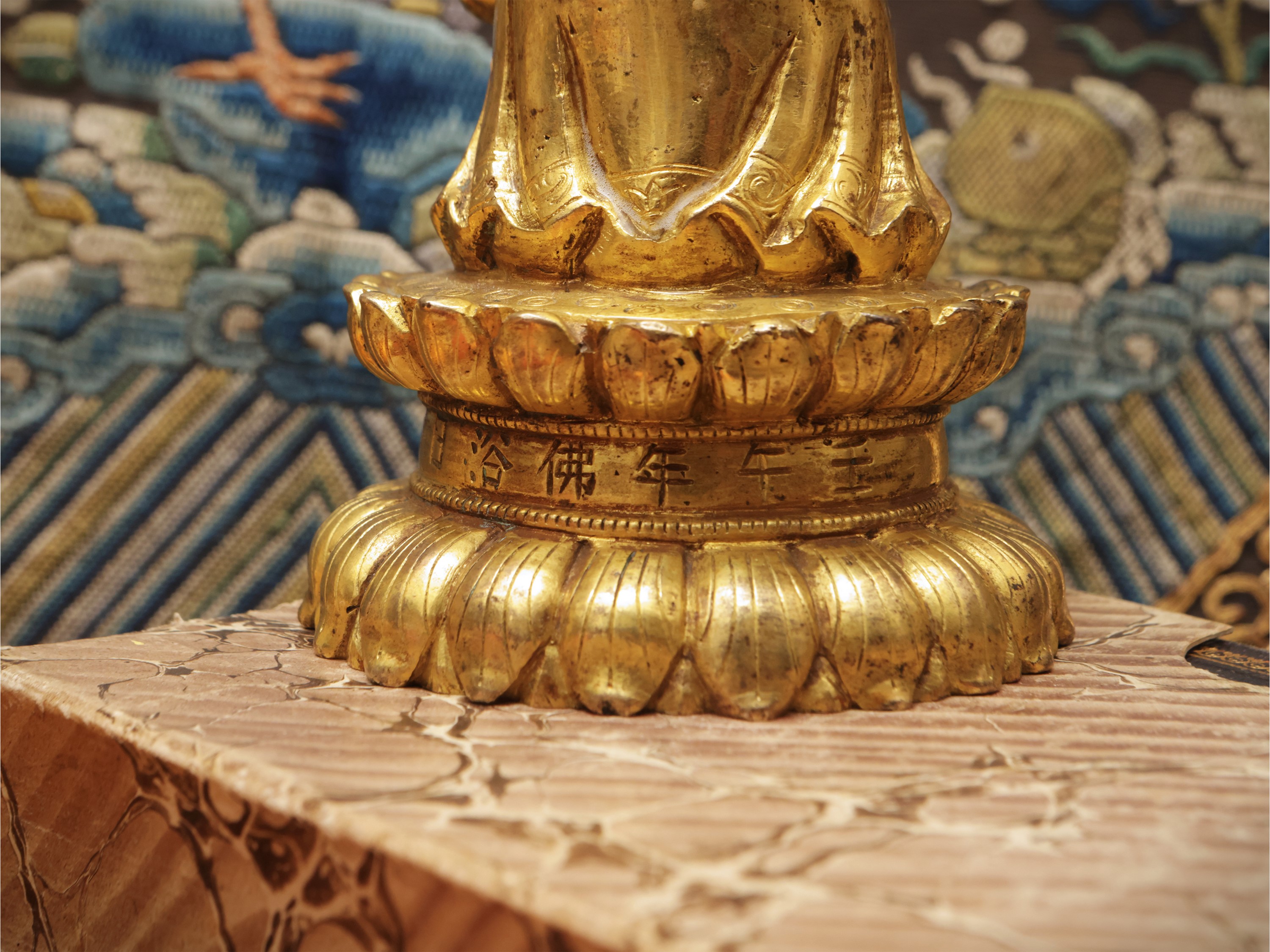 Statua di Buddha in bronzo dorato, Cina, dinastia Qing, sec. XVIII–XIX