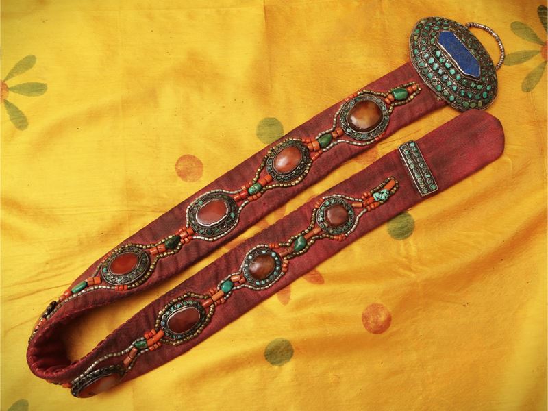 Cintura tibetana con pietre preziose, Tibet, sec. XVIII-XIX