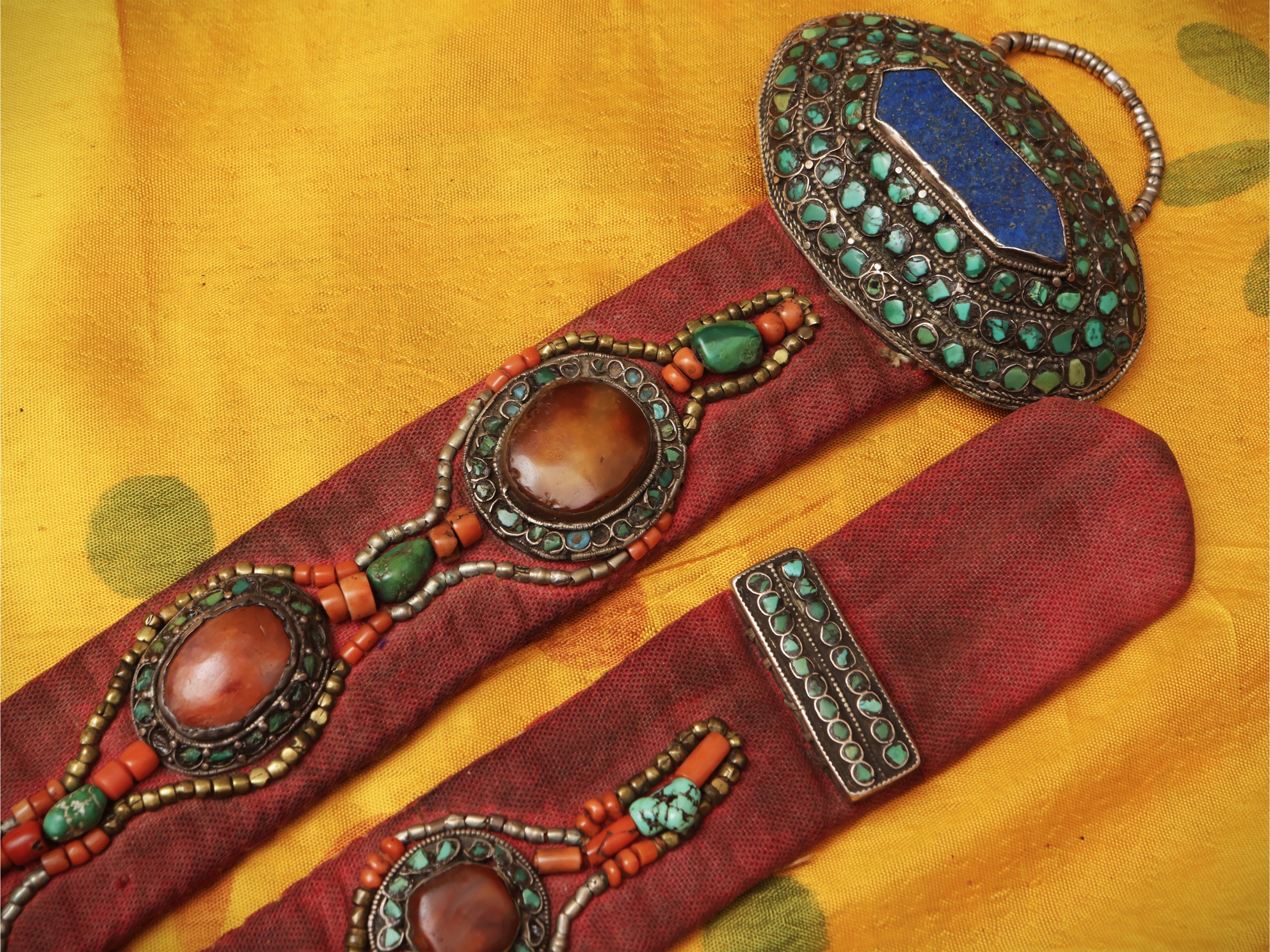 Cintura tibetana con pietre preziose, Tibet, sec. XVIII-XIX