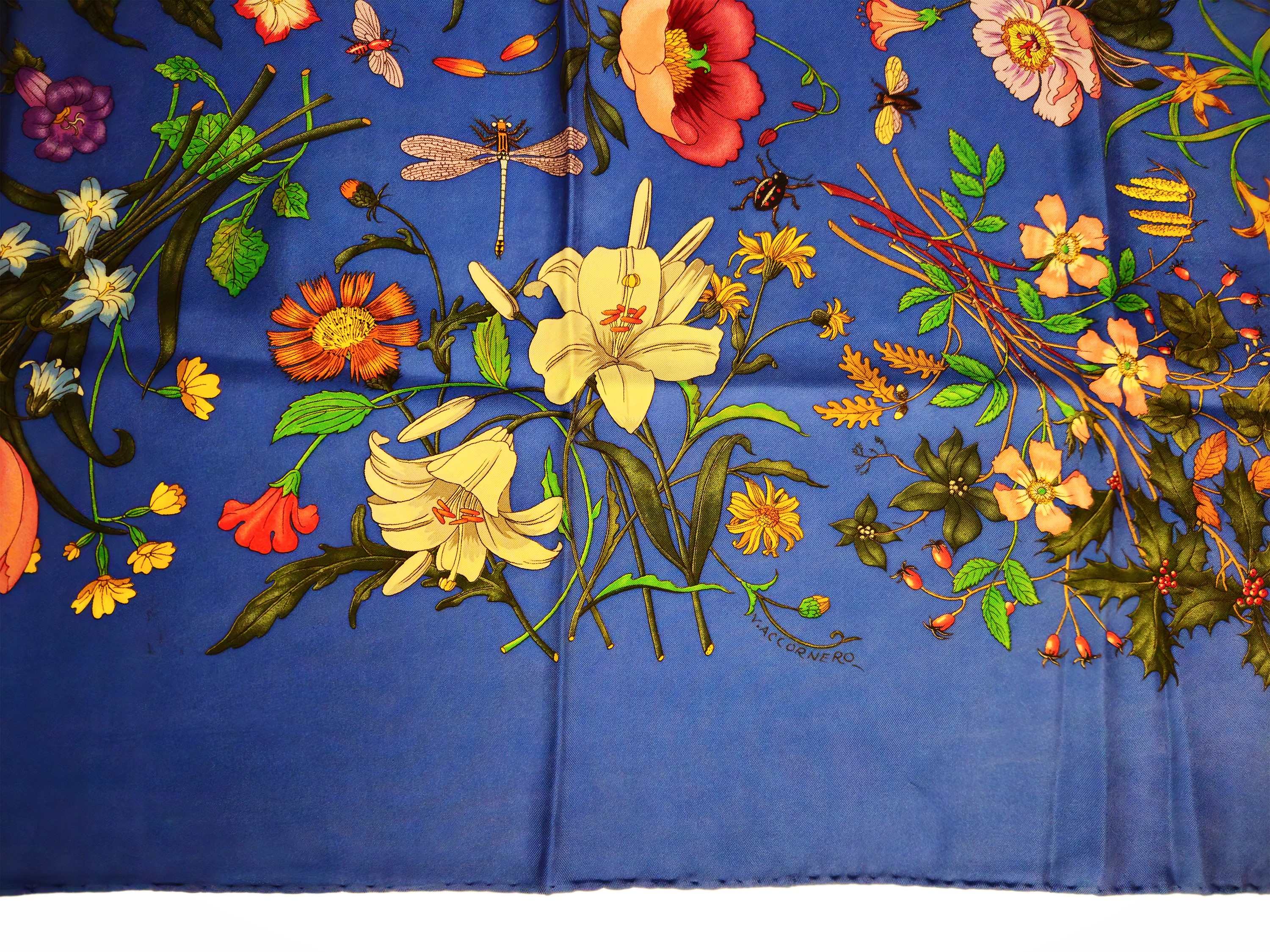 Gucci - Foulard in seta Flora by Accornero