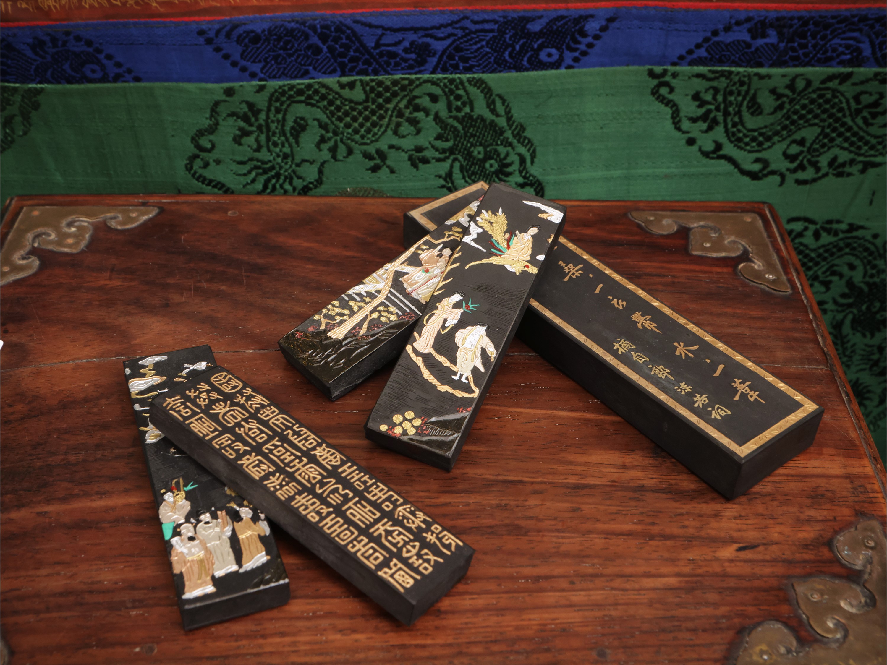 Set di inchiostri cinesi decorati, Cina, sec. XX