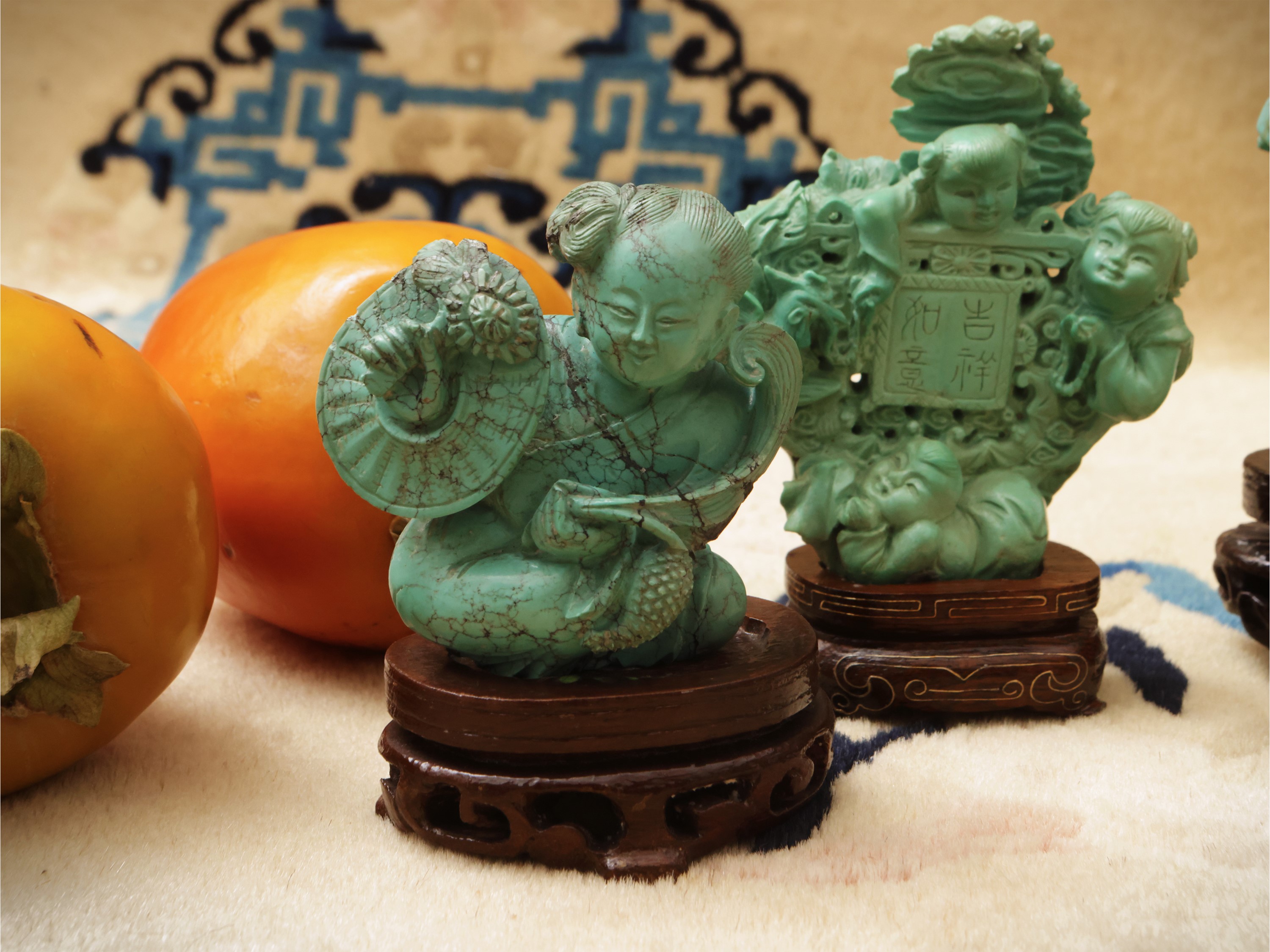 Set di quattro intagli in turchese con base, Cina, dinastia Qing, sec. XIX