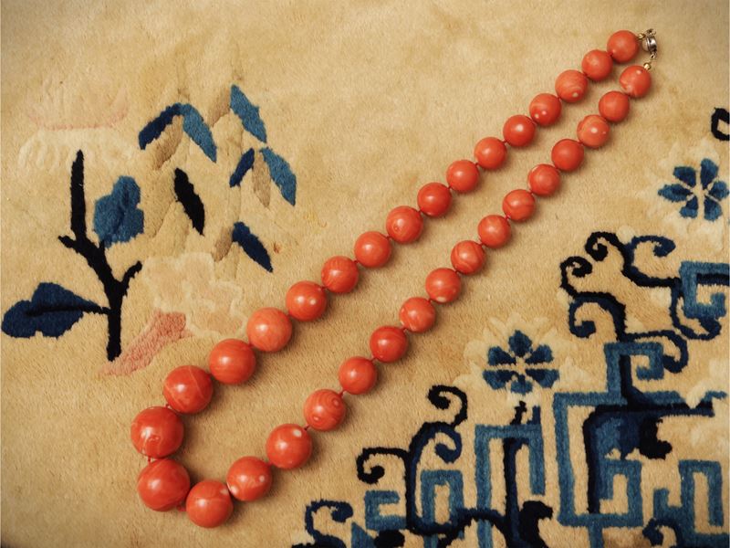 Collana in perle di corallo rosso mediterraneo, Cina, fine dinastia Qing – inizi sec. XX
