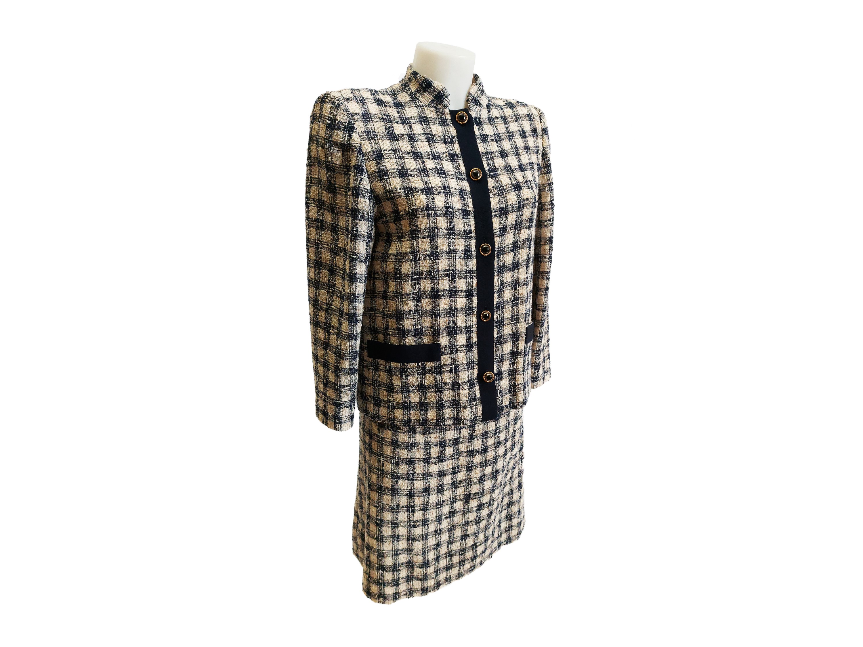 Tailleur sartoriale in tweed bouclé bianco e blu