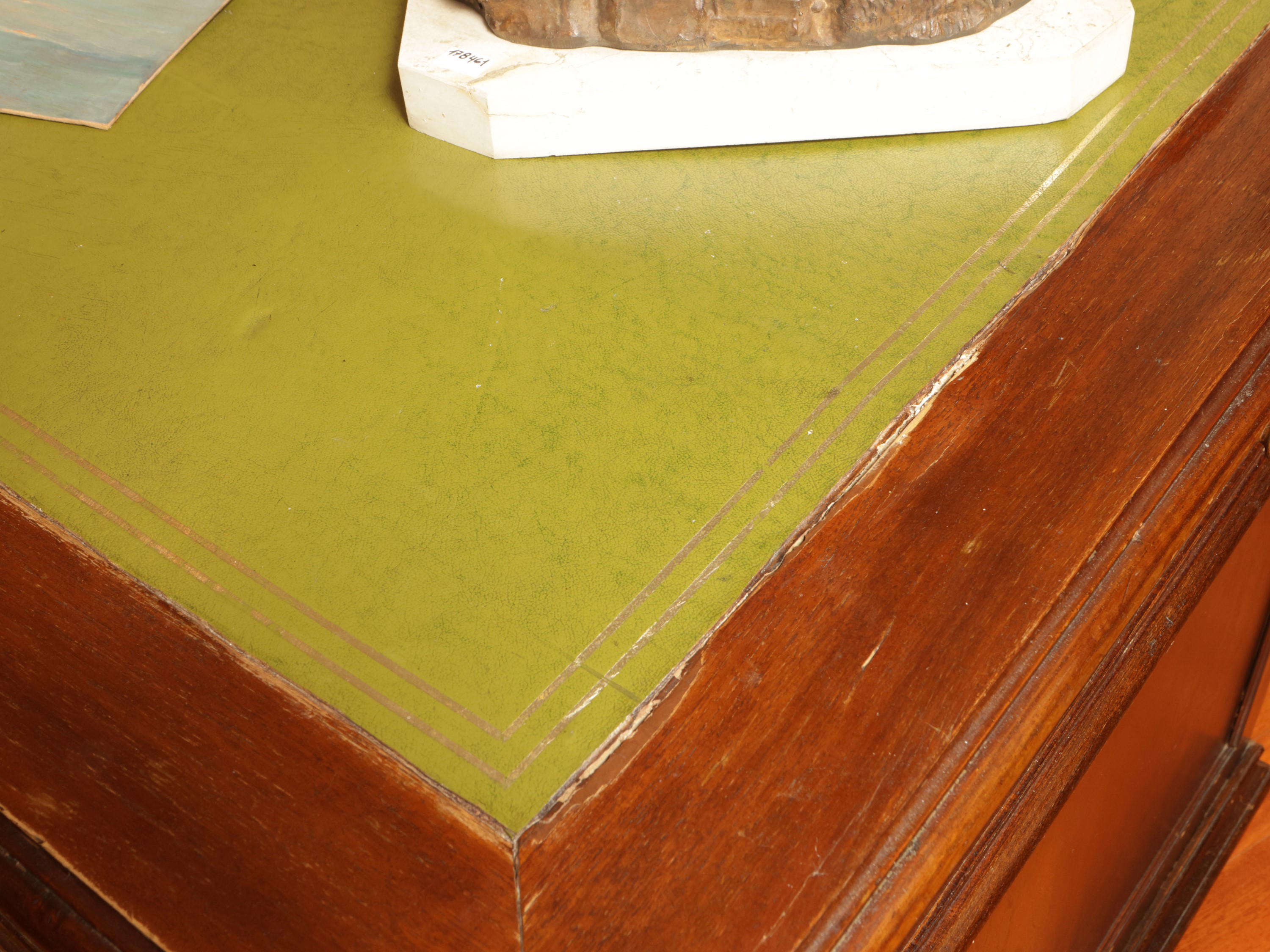 Scrivania a banco da centro in noce