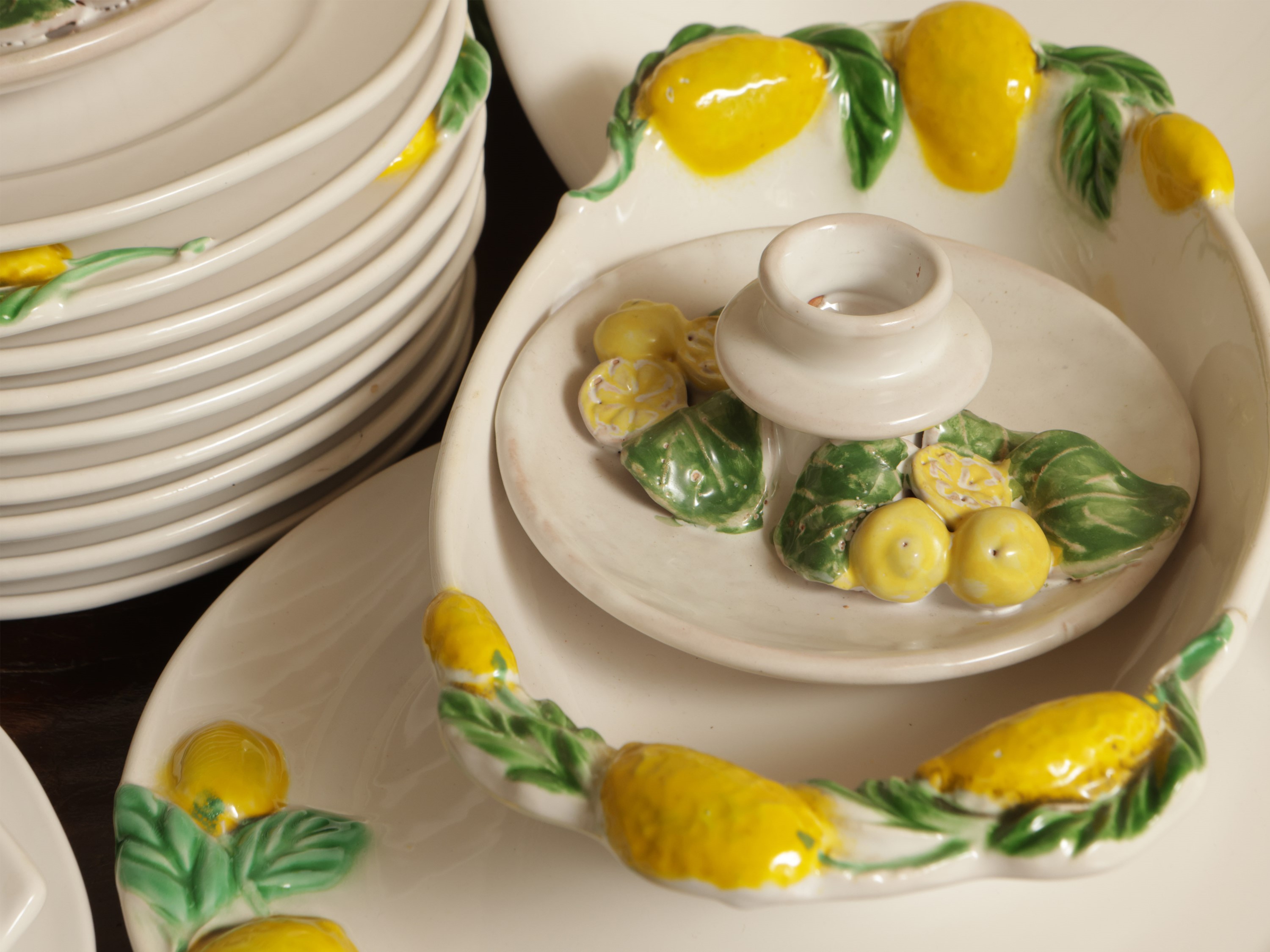 Servizio di Piatti da Giardino in Ceramica Smaltata, Italica Ars