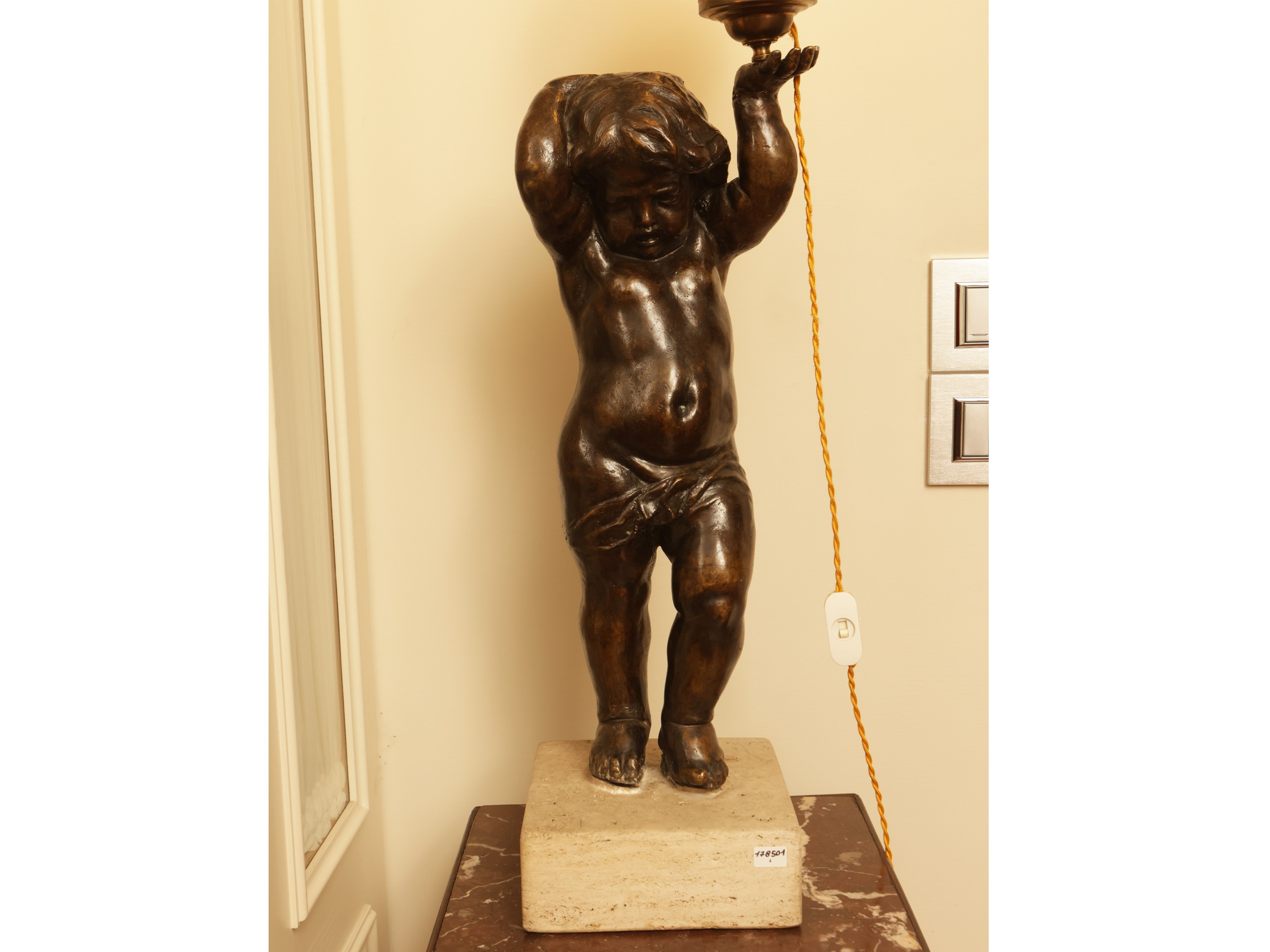 Putto Portalampada in Gesso Rivestito in Bronzo