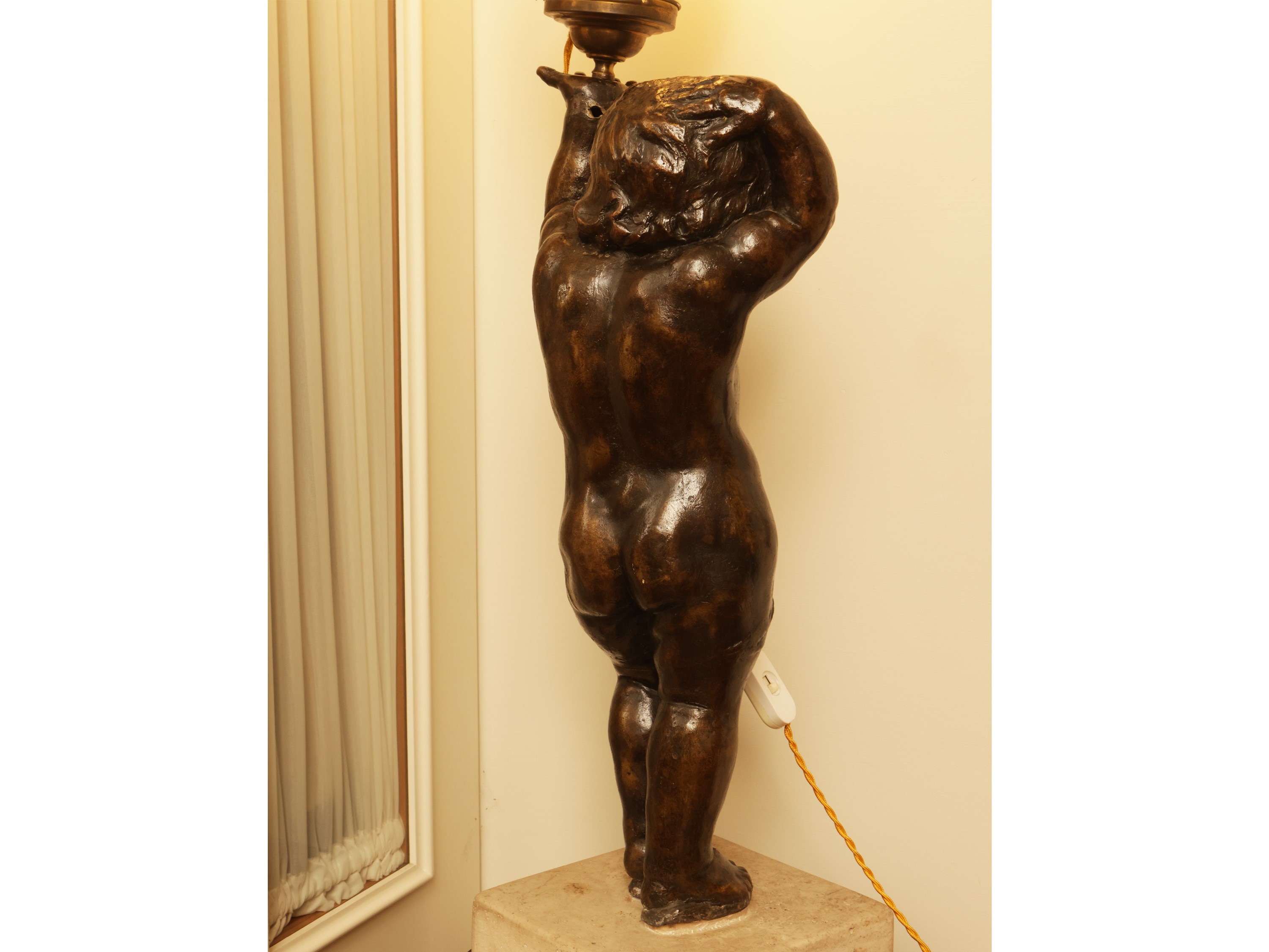 Putto Portalampada in Gesso Rivestito in Bronzo