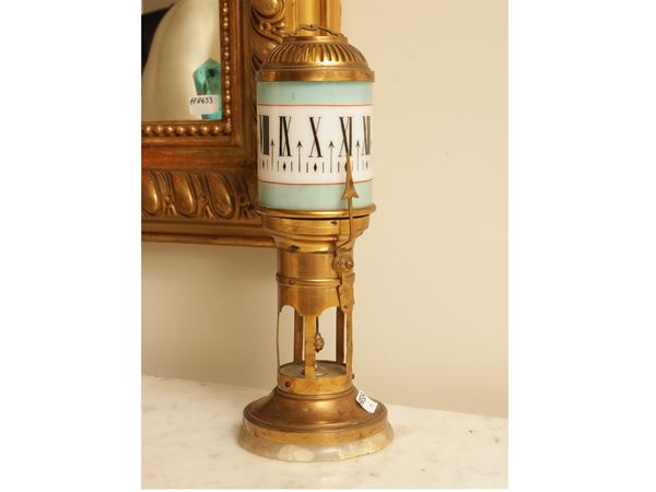 Night clock in golden metal and opaline