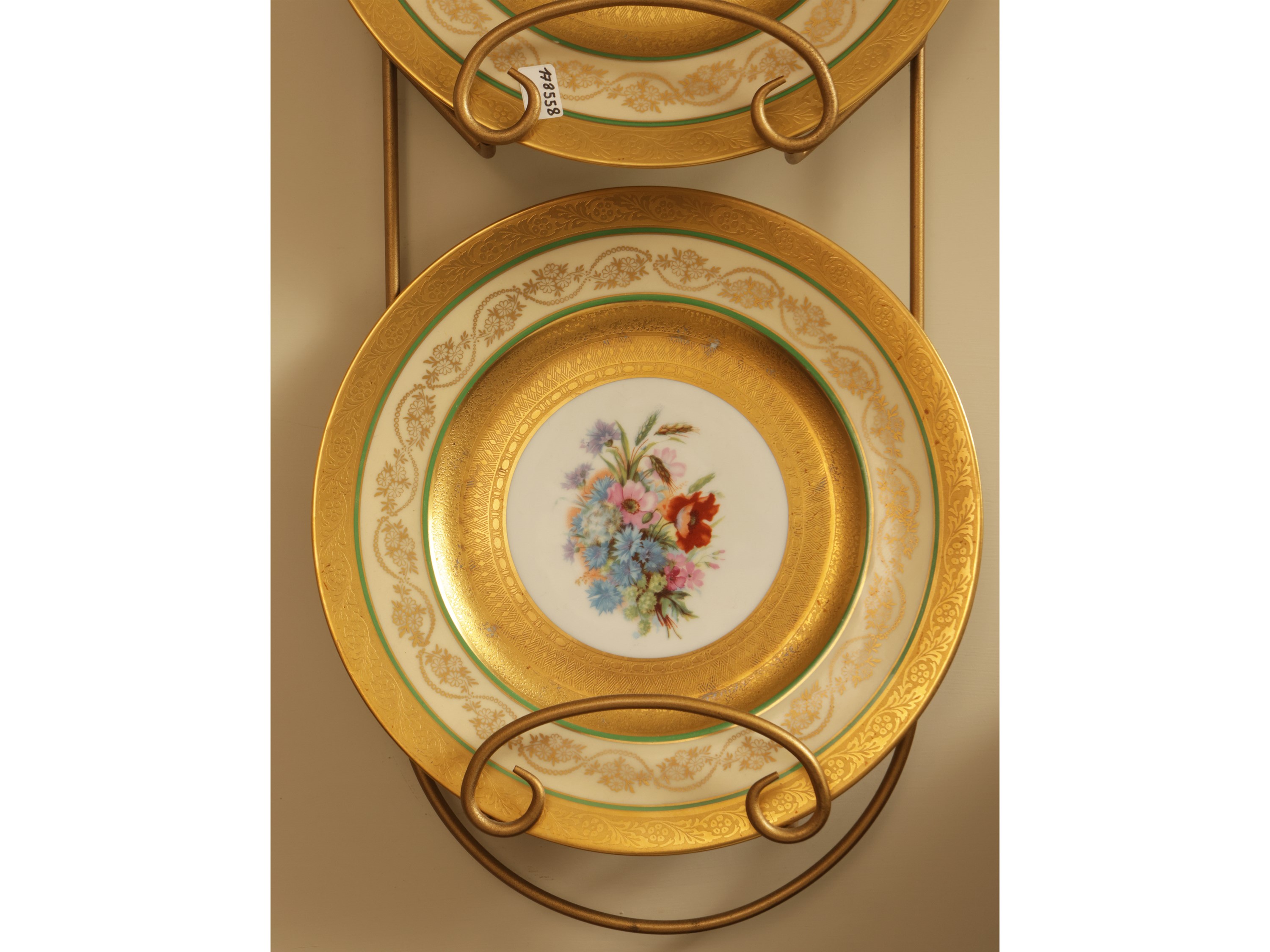 Serie di Quattro Piatti Decorativi in Porcellana Tedesca