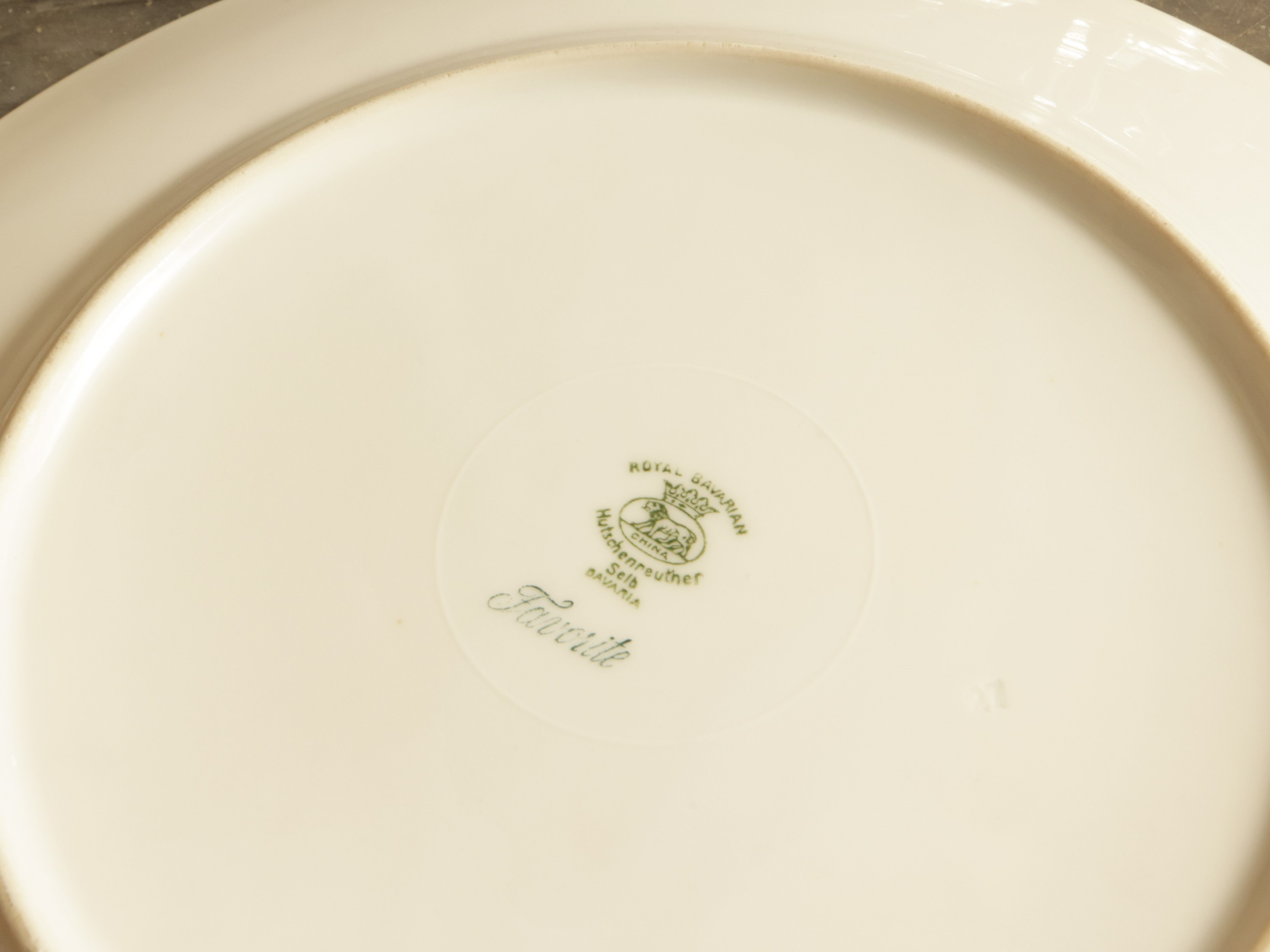 Serie di Quattro Piatti Decorativi in Porcellana Tedesca