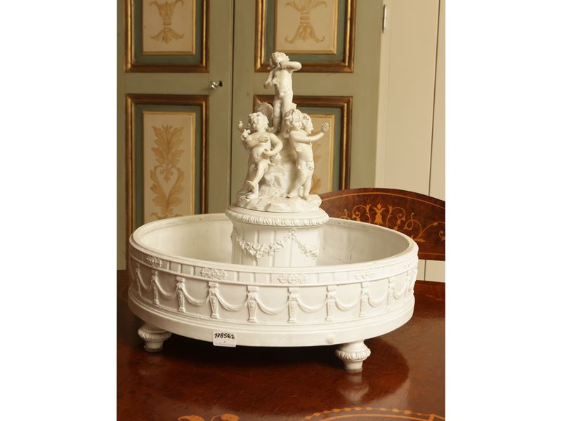 Grande Centrotavola a Foggia di Fontana in Biscuit