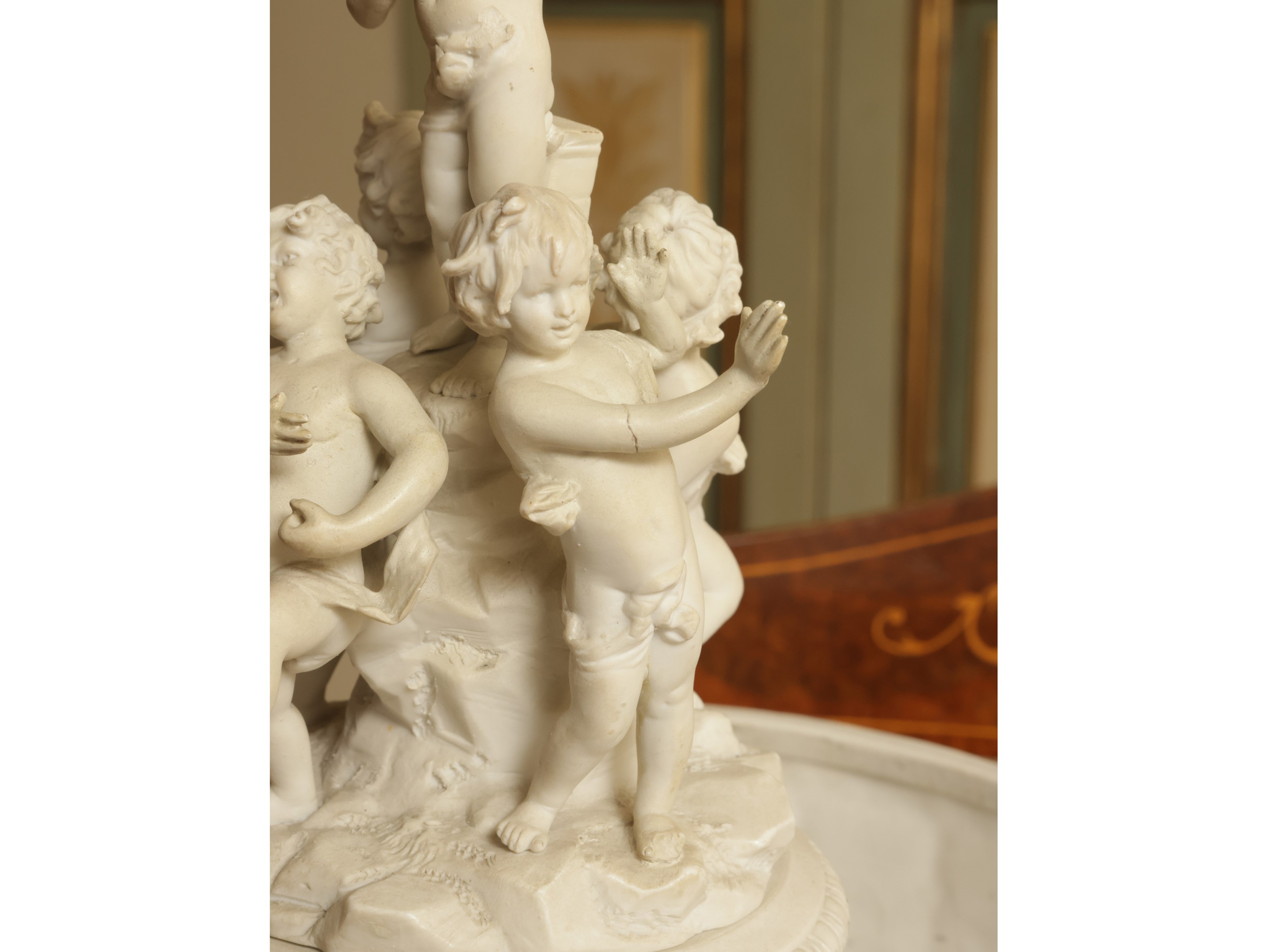 Grande Centrotavola a Foggia di Fontana in Biscuit
