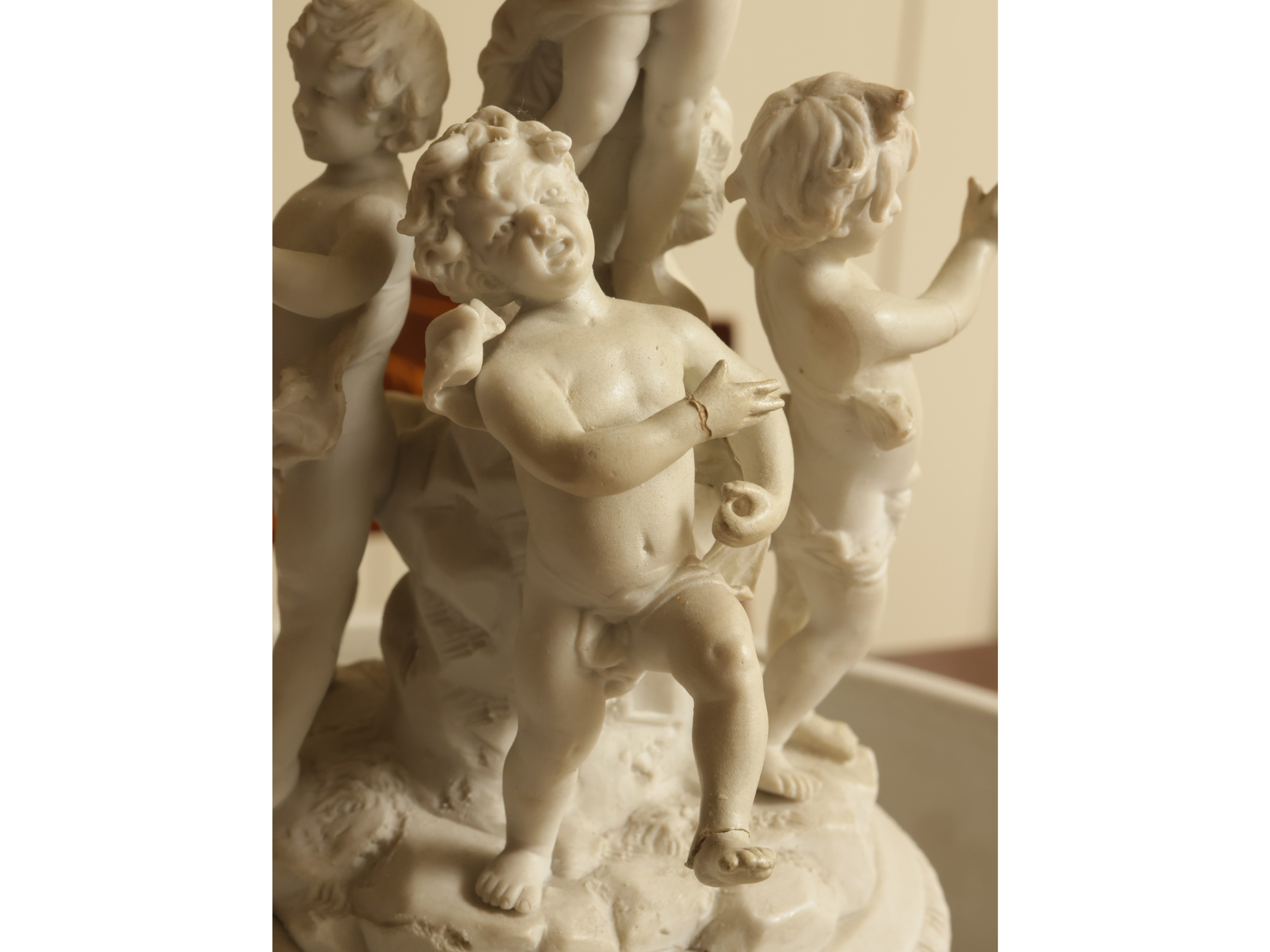 Grande Centrotavola a Foggia di Fontana in Biscuit