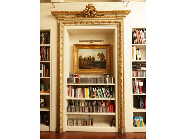 Portal in carved, lacquered and gilded wood