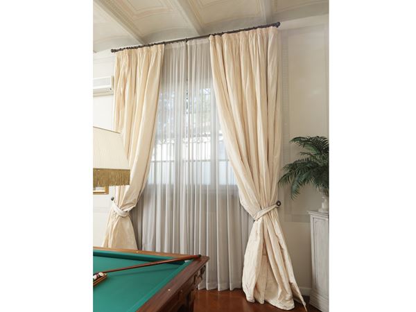 Ivory colored silk taffeta curtain