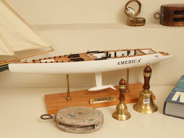 Lot of maritime curiosities
