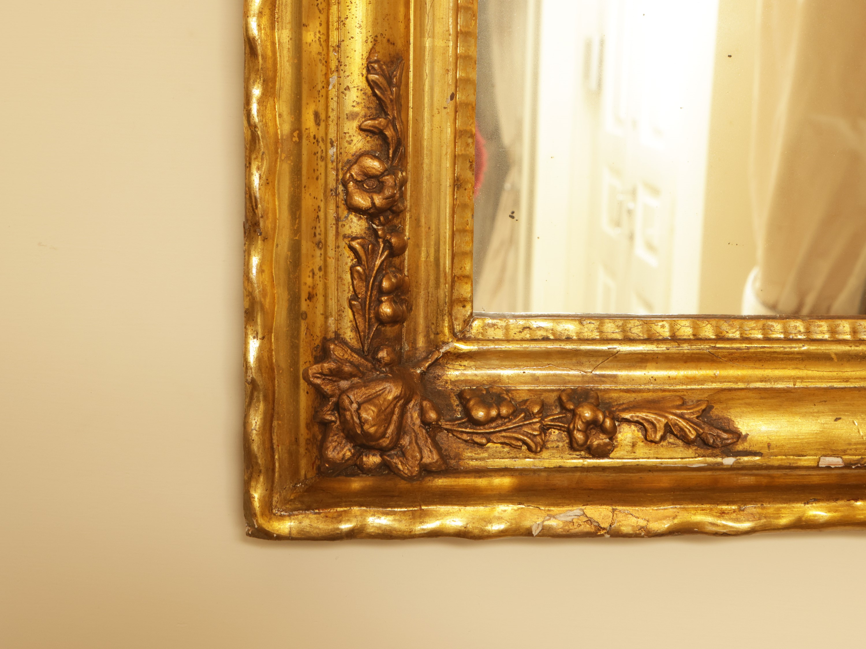 Specchiera con Cornice in Legno e Pastiglia Dorata