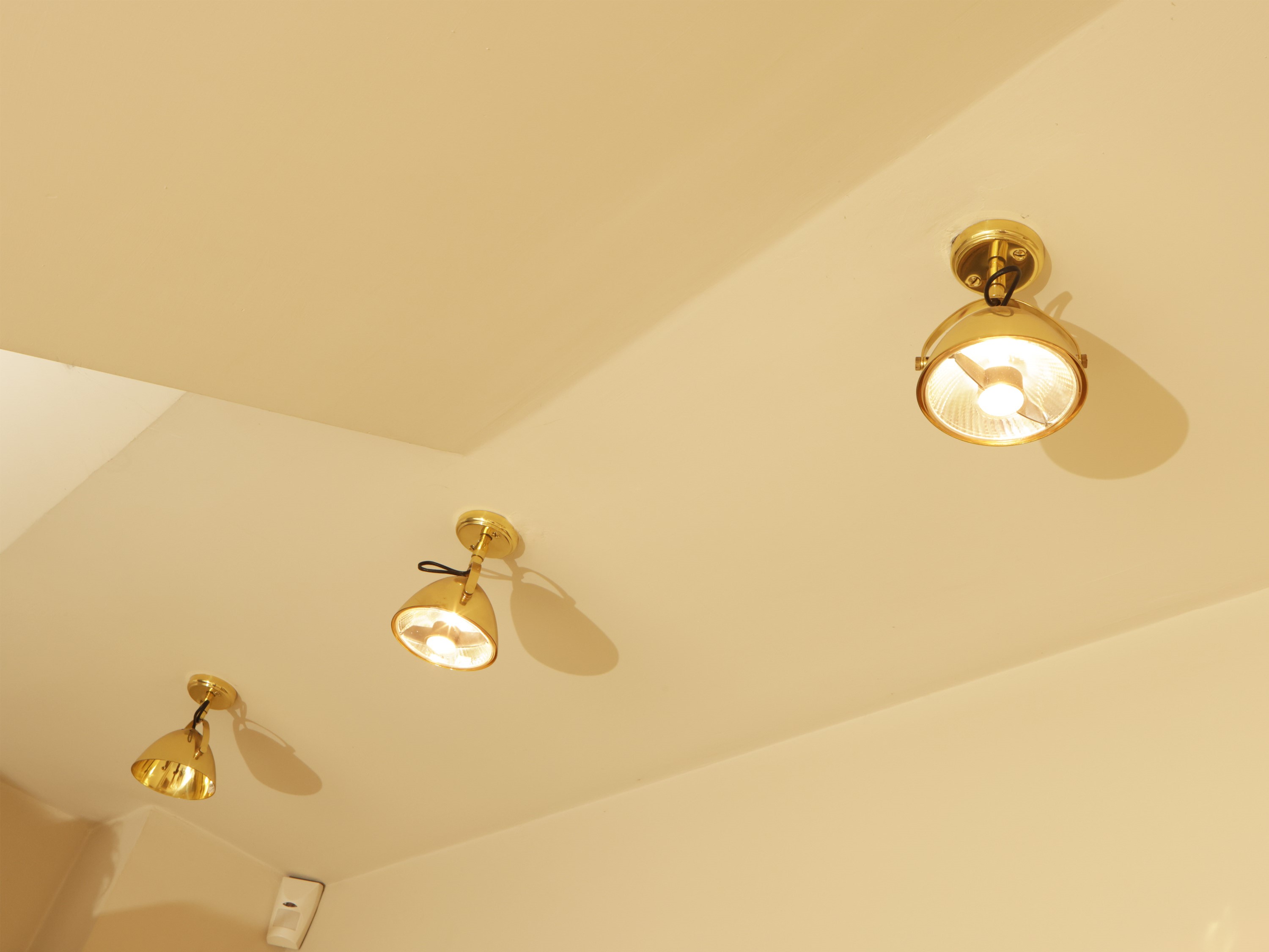 Serie di Tre Applique in Ottone