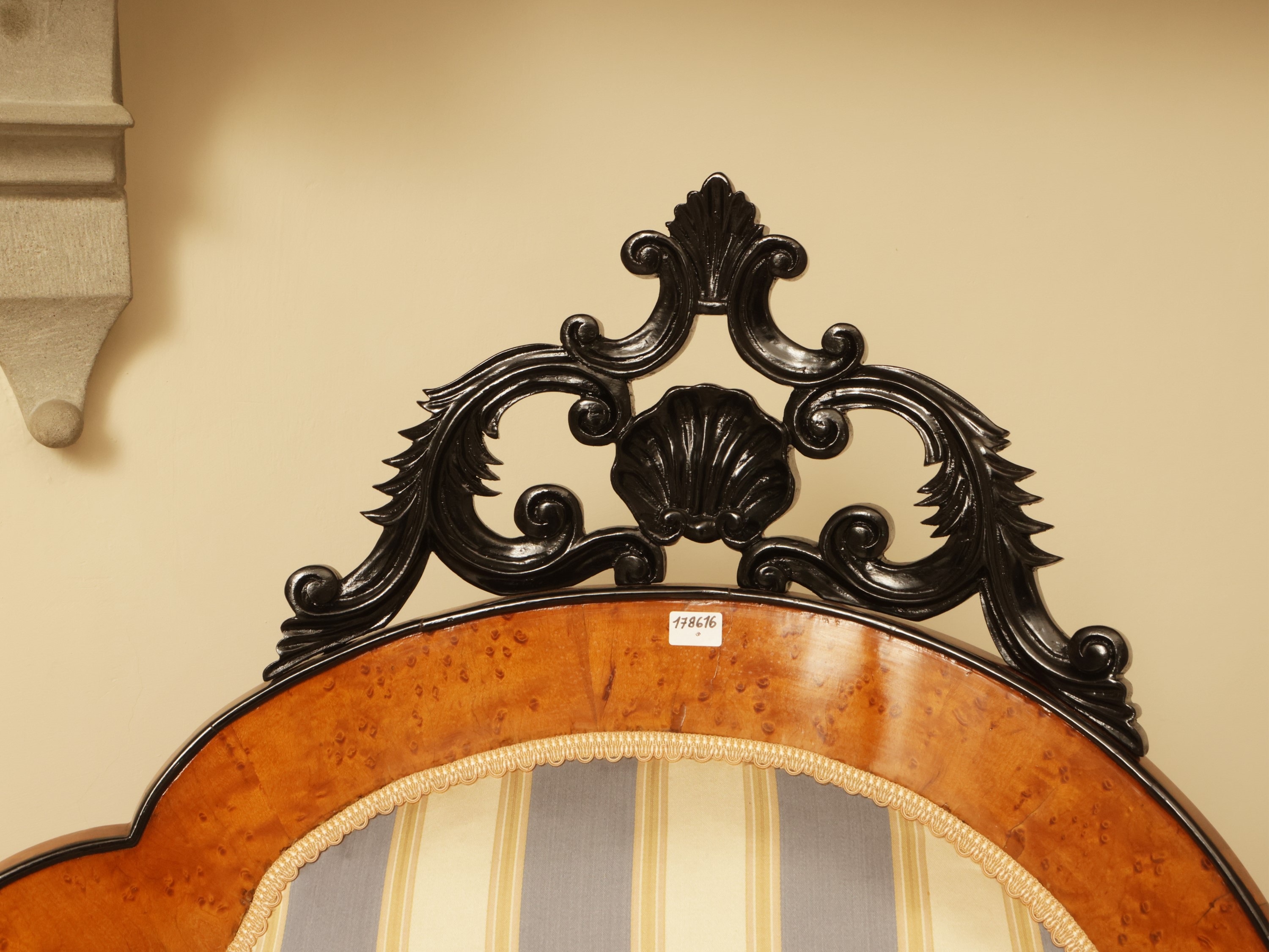 Divano tête-à-tête impiallacciato in acero