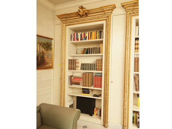 Portal in carved, lacquered and gilded wood