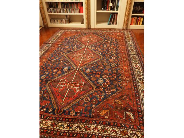 Old-fashioned Shiraz carpet
