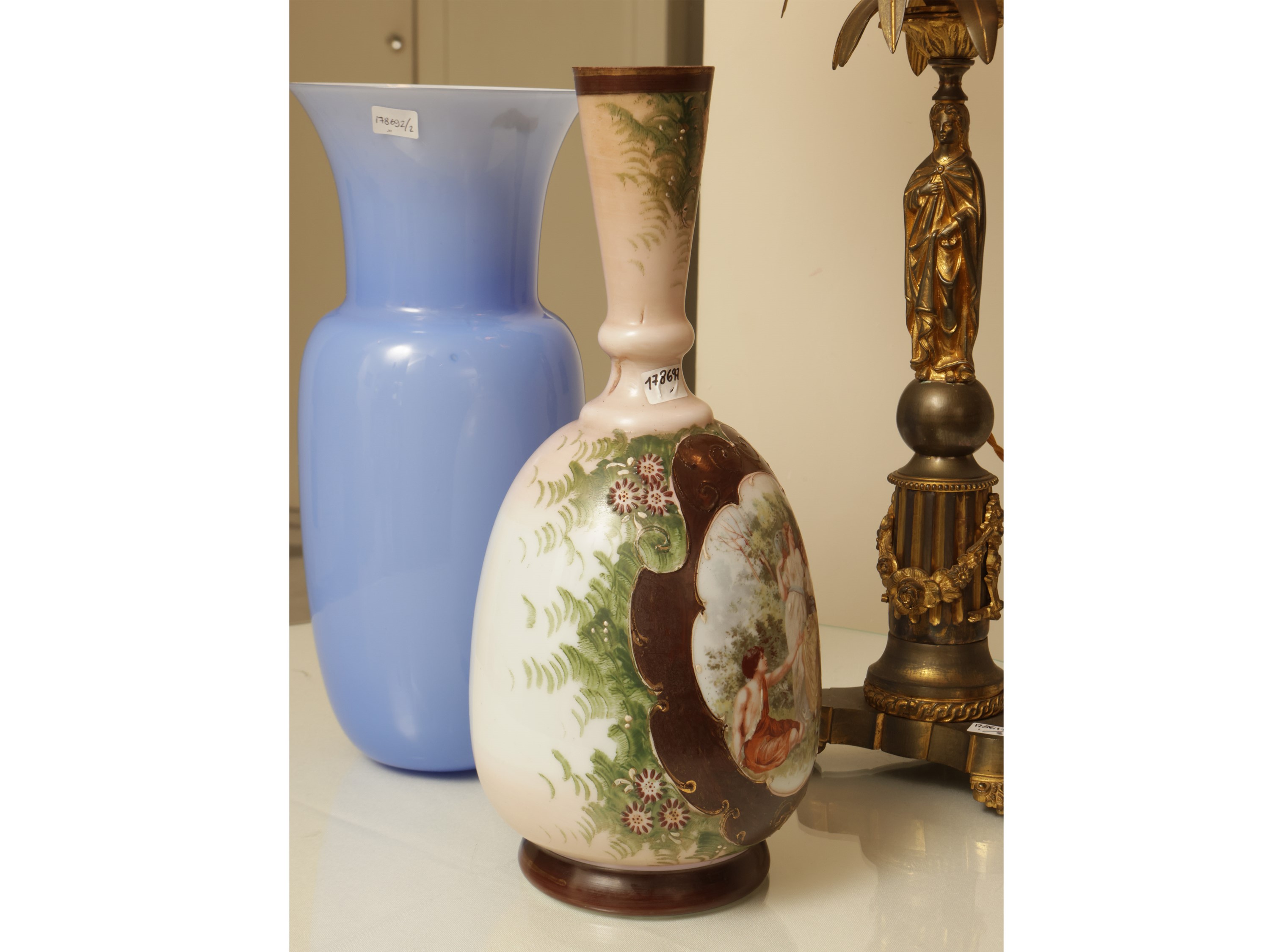 Vaso a Bulbo in Vetro Opaline