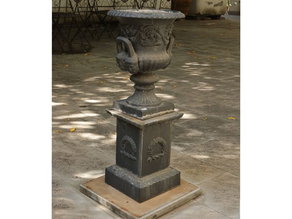 Vaso mediceo in ghisa