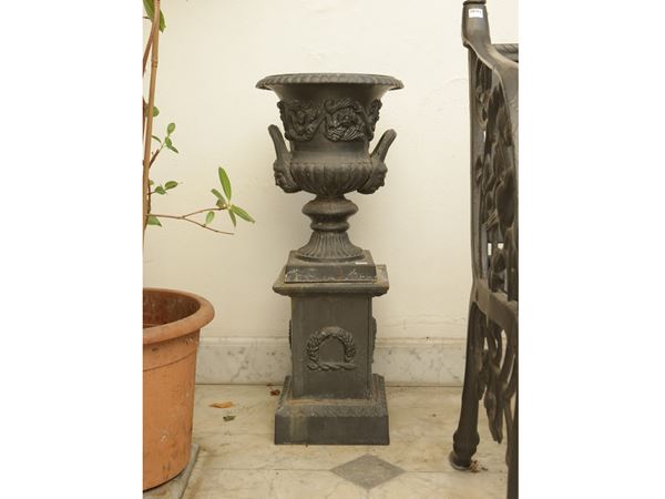 Vaso mediceo in ghisa