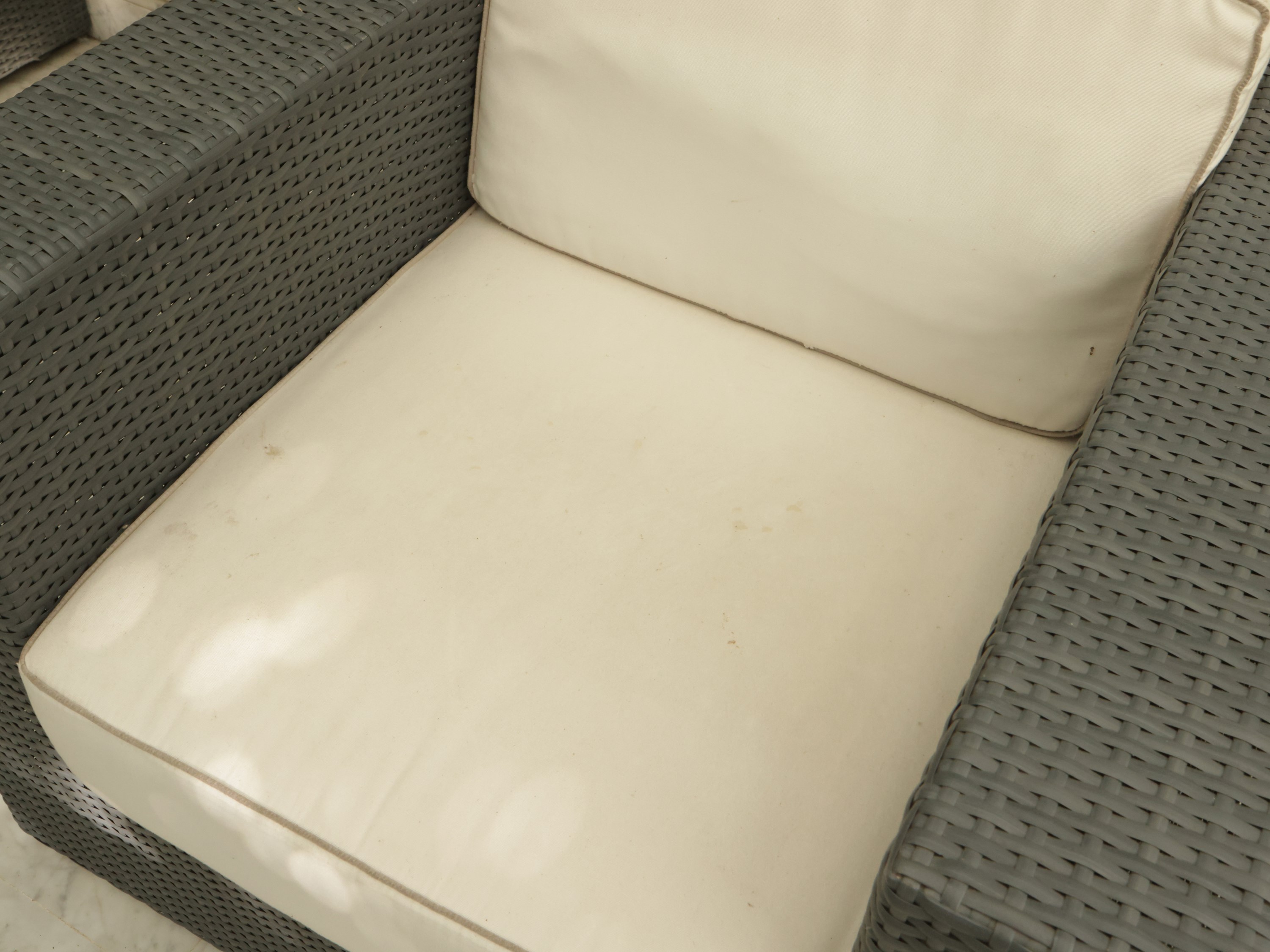 Poltrona a Pozzetto in Rattan Sintetico Grigio