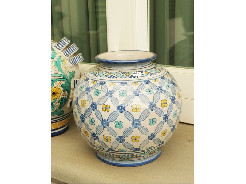 Vaso globulare in ceramica di Caltagirone