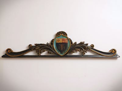 Coppia di Grandi Fregi in Legno Laccato