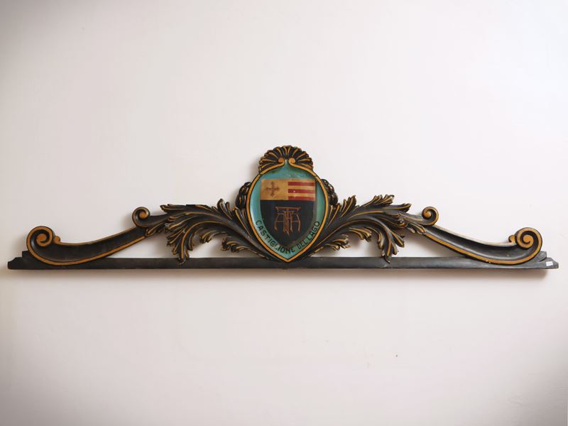 Coppia di Grandi Fregi in Legno Laccato
