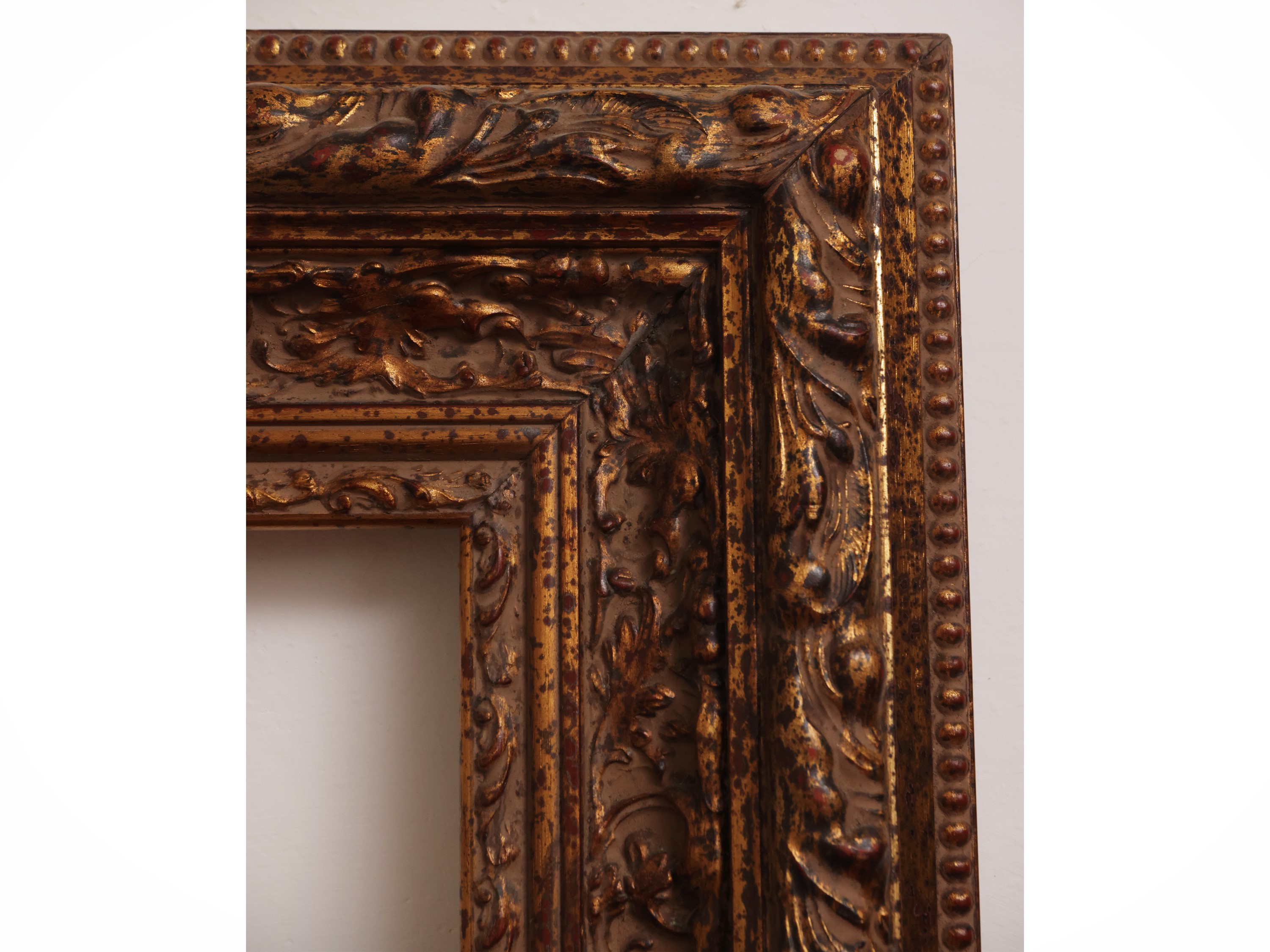 Cornice in Legno e Pastiglia Dorata