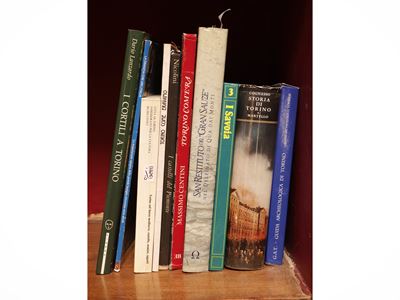 Miscellanea di testi e libri d'arte su Torino e i Savoia
