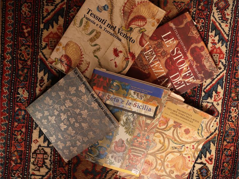 Libri: Tessuti antichi