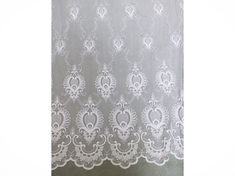 Tende in pizzo bianco e tulle, set di tre pezzi