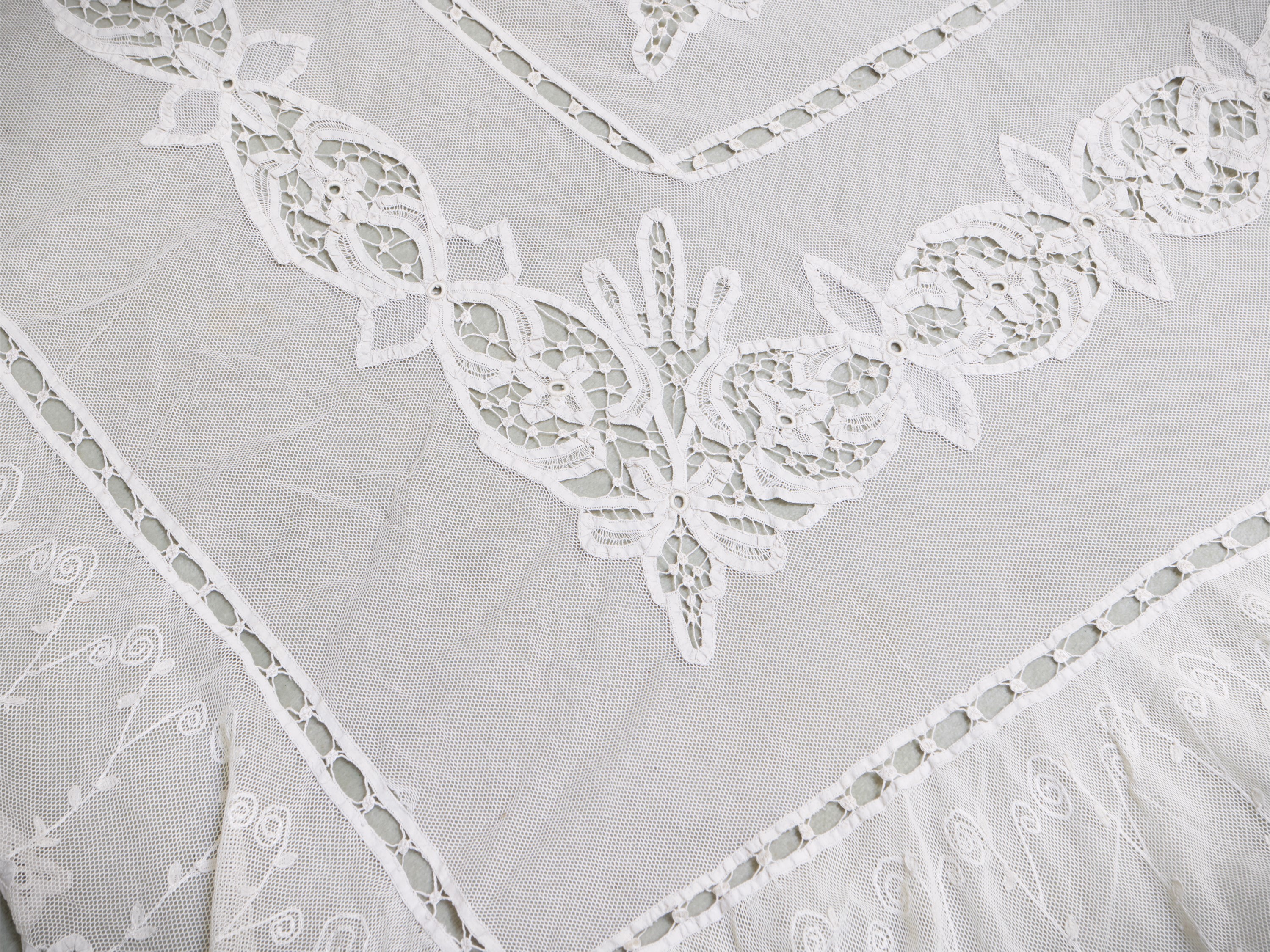 Tende in pizzo bianco e tulle, set di tre pezzi