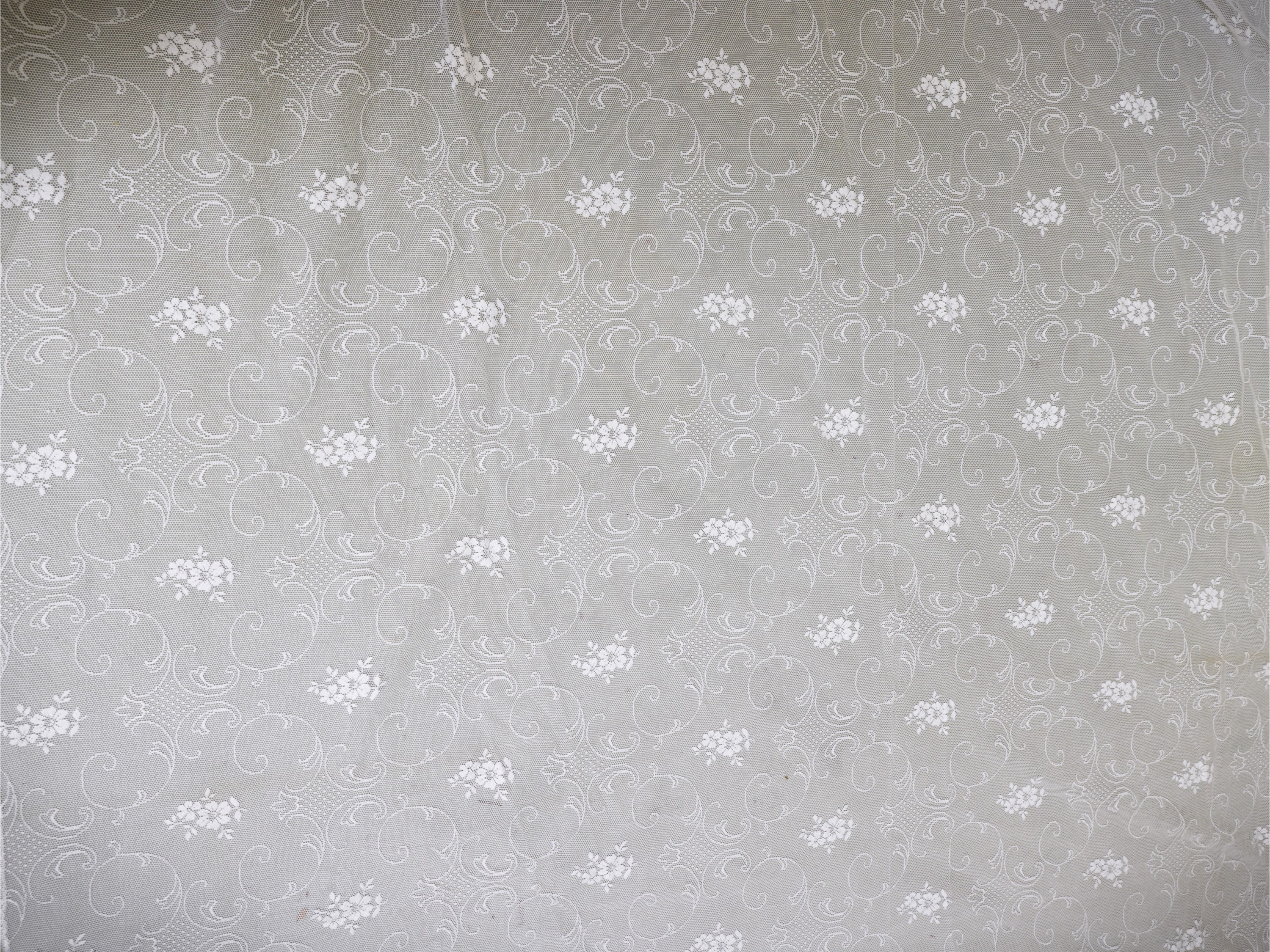 Tende in pizzo bianco e tulle, set di tre pezzi