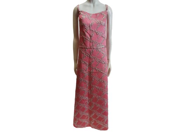 Long tailored evening dress in pink brocade
