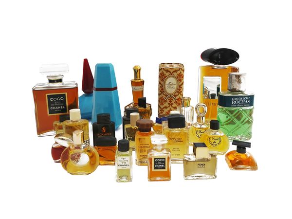 Lot of vintage perfumes and collectible miniatures