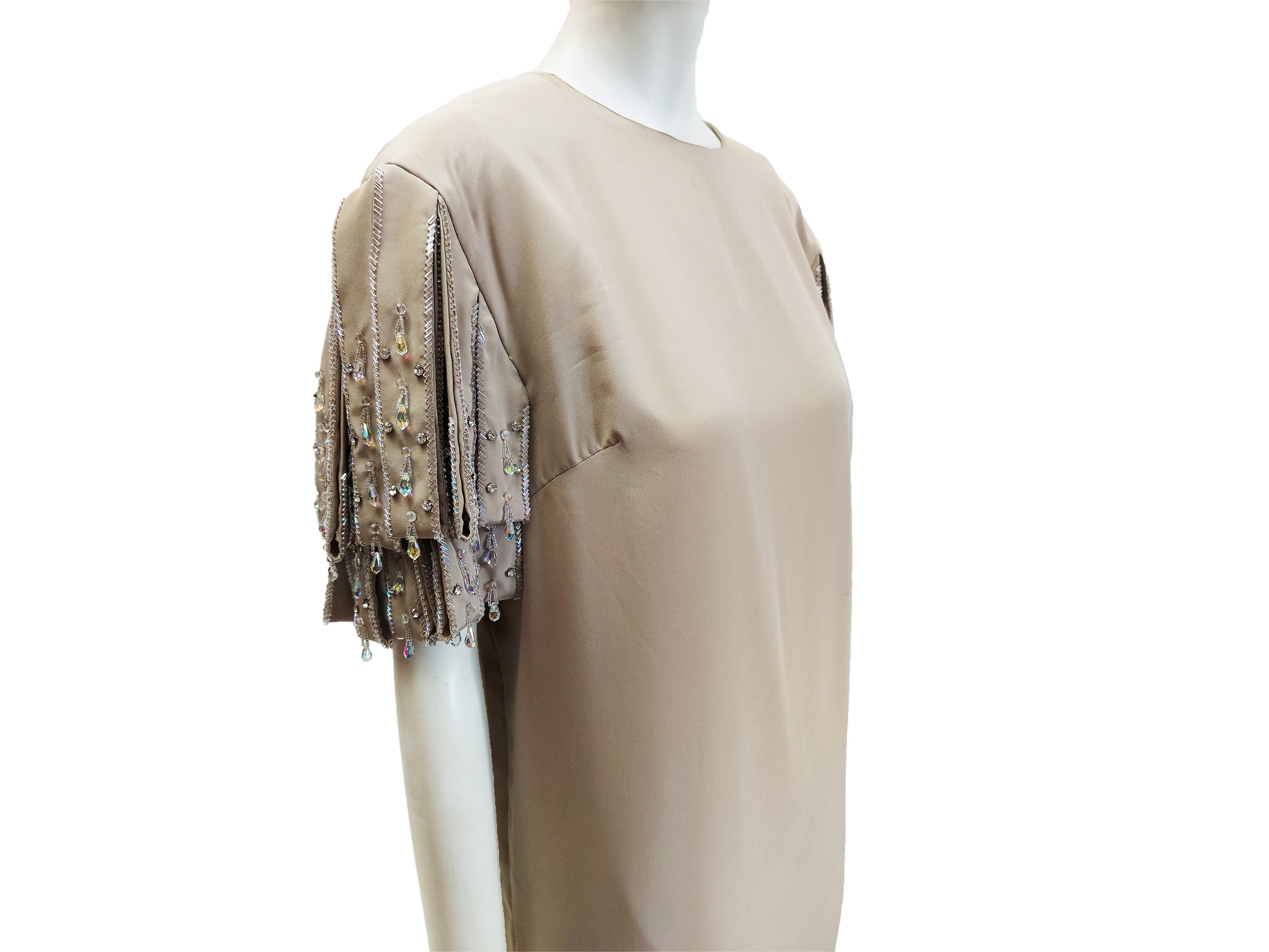 Abito sartoriale da cocktail in seta grigio perla