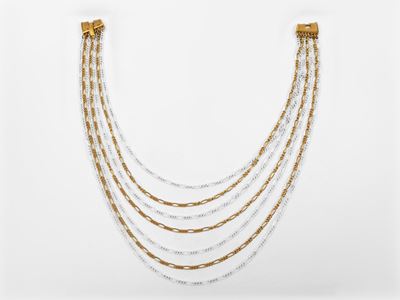 Trifari, Collana multifilo in metallo golden tone e bianco