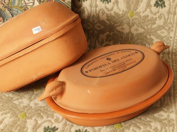 Set of terracotta pots