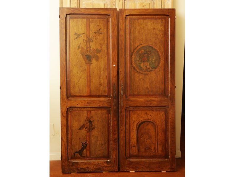 Coppia di porte in legno laccato