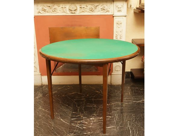Beech gaming table