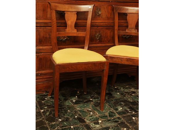 Pair of chairs veneered in walnut feather