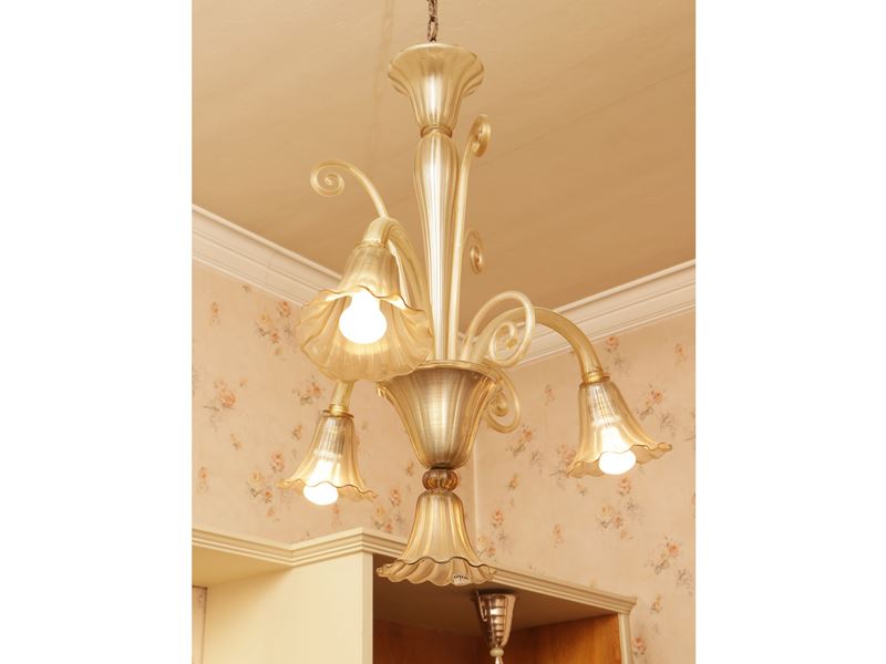 Lampadario in vetro costolato fumé, Murano, XX secolo
