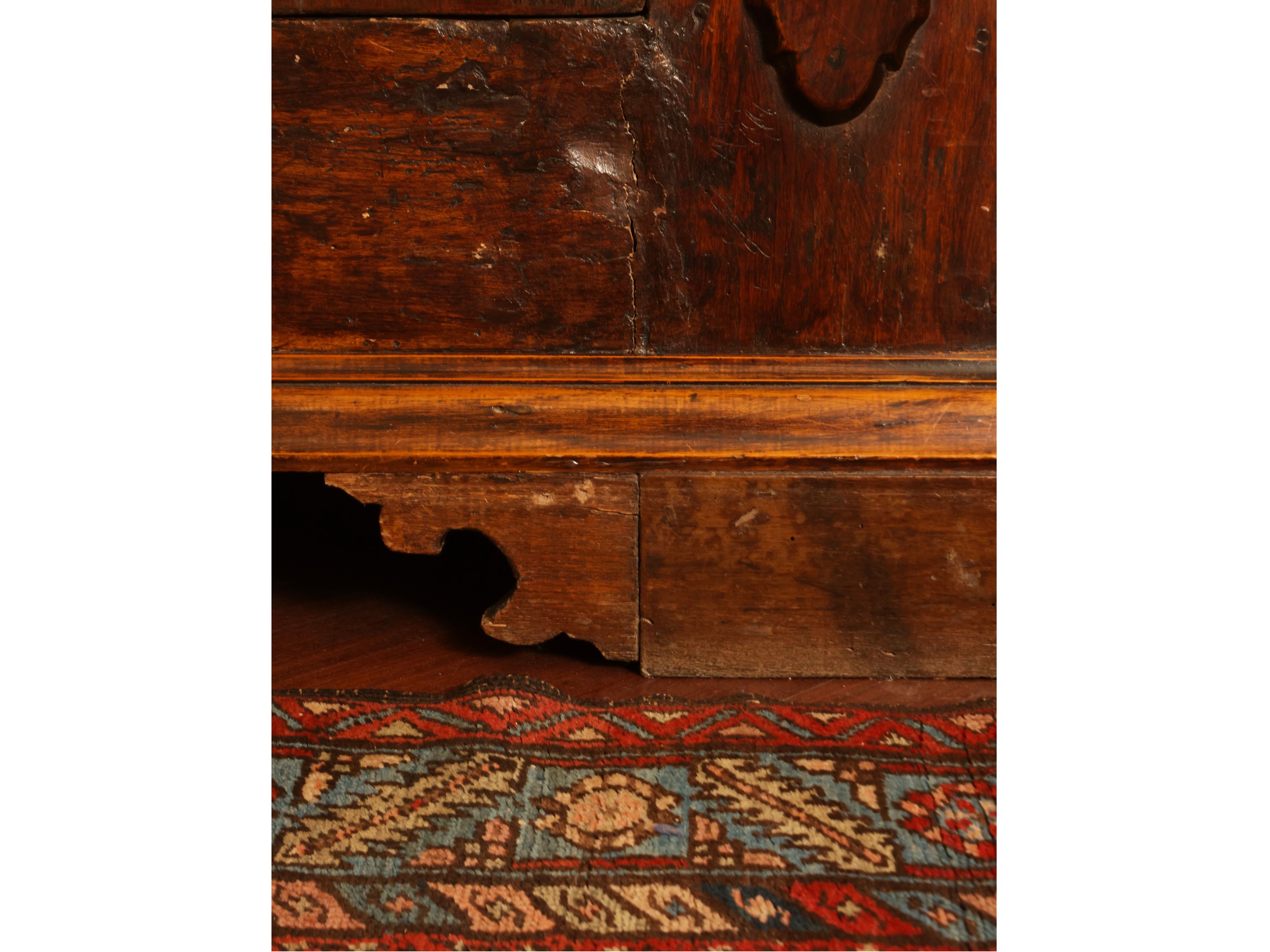 Piccola Credenza in Noce